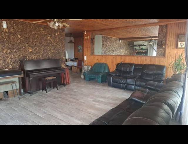 4 BEDROOM HOUSE FOR SALE IN VAN DYK PARK